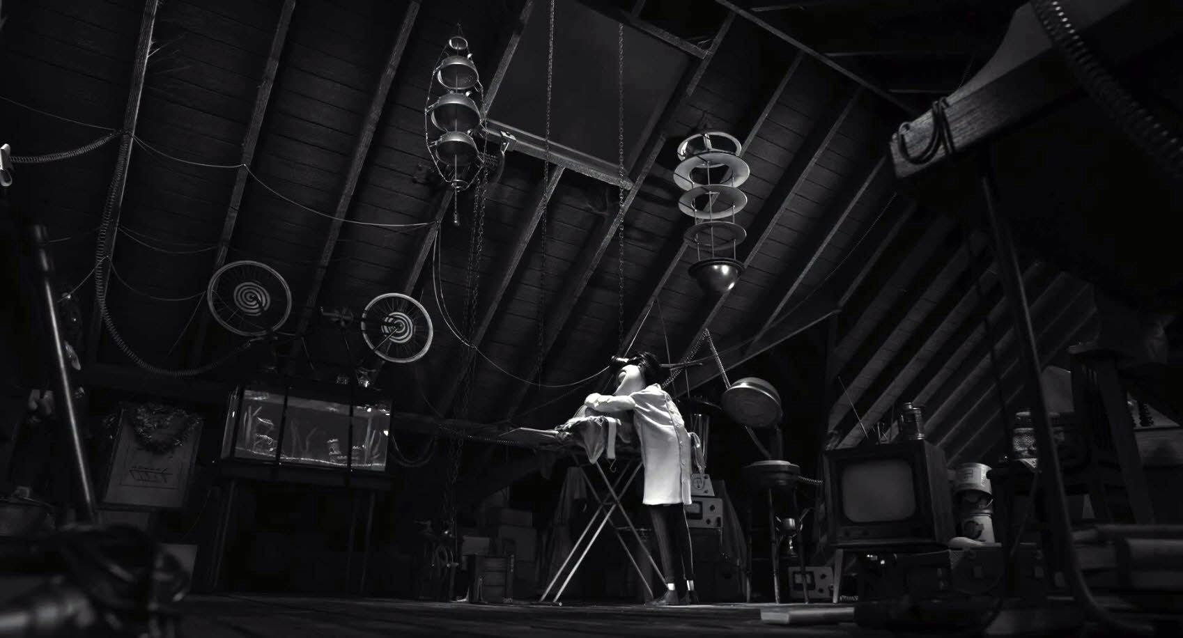 frankenweenie-sparky-alive-in-lab-images | globeslcc.com