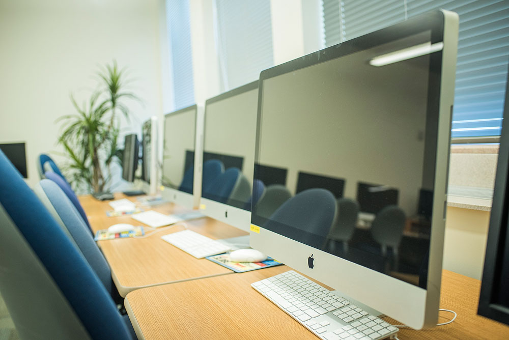 SLCC provides a plethora of tech tools Visual art computer lab