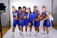 Women’s basketball hits the hardwood this month Women's basketball team photo