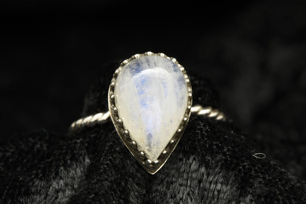 Club invites students to polish up jewelry skills Ring