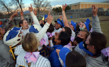 Photos: SLCC softball earns No. 1 ranking Softball players celebrate