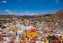 ‘Ni de aquí, ni de allá’: Navigating two cultural identities Aerial view of Guanajuato, Mexico