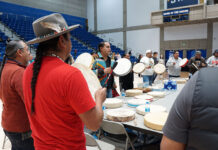 Photos: 2022 Round Dance Native American singers beat drums