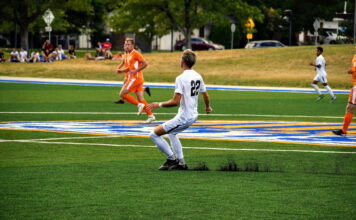 Men’s soccer team gearing up for championship year Alex Fritcher pivoting on synthetic soccer field