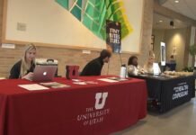 ‘Tuesdays with the U’ helps guide SLCC students through the transfer process U of U staff manning a table inside the AAB at Redwood