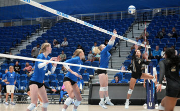 Bruins battle top NJCAA volleyball teams, with mixed results SLCC volleyball (blue jerseys) competing against Weatherford