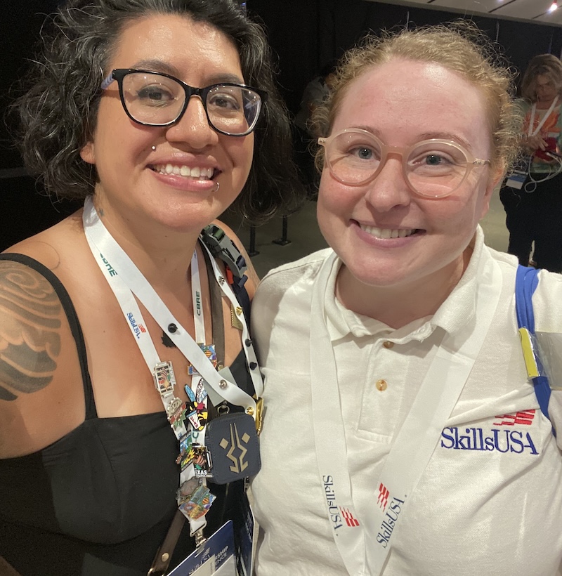 Anamaye Lanayru and Bess Hayes smiling for a selfie
