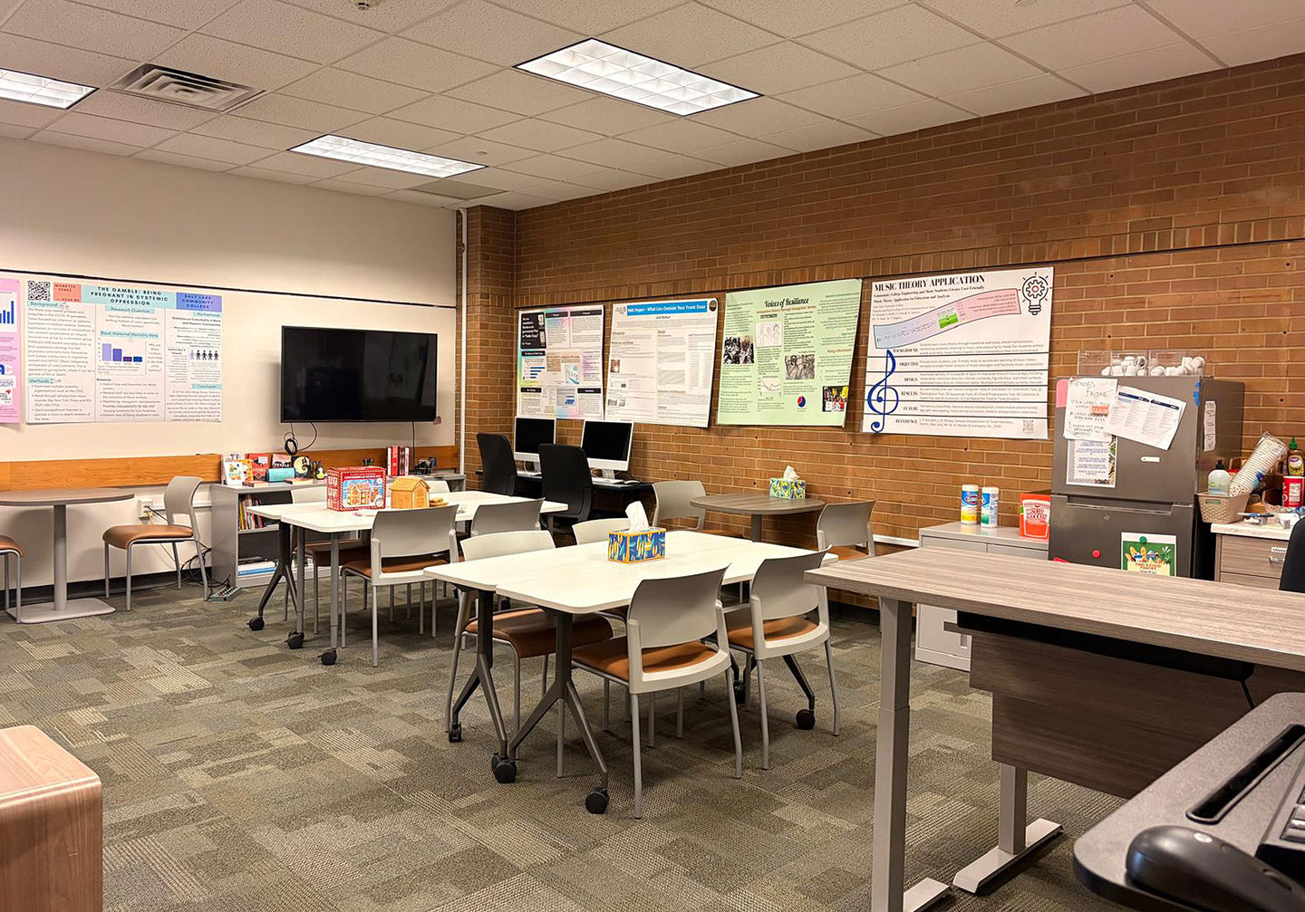 Interior of existing Honors Lounge at Redwood