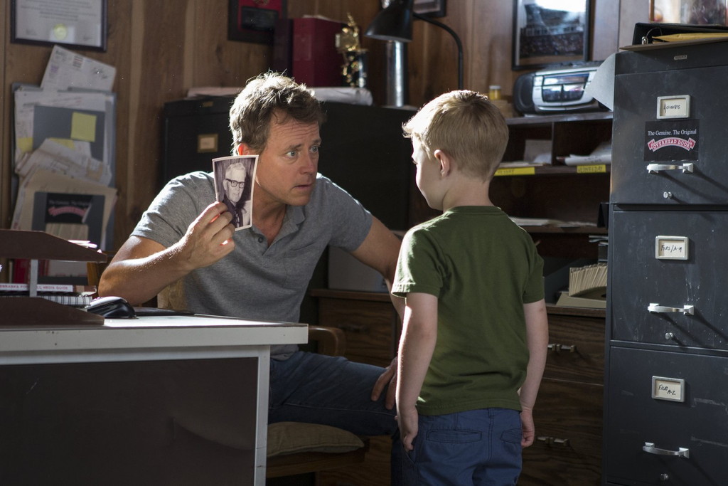 Movie review: ‘Heaven is for Real’ leaves something to be desired Still from "Heaven is for Real" featuring Greg Kinnear and Connor Corum