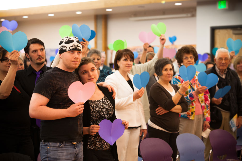 Honors students encouraged to use education to create peace Paper hearts to support "Israel loves Iran" campaign
