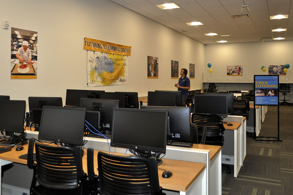 Learning Centers bolster student success Computer lab at the West Valley Center