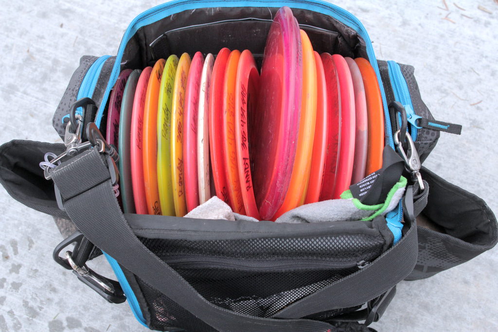 SLCC students, alumni encourage others to ‘disc’over new winter sport Bag full of golf discs