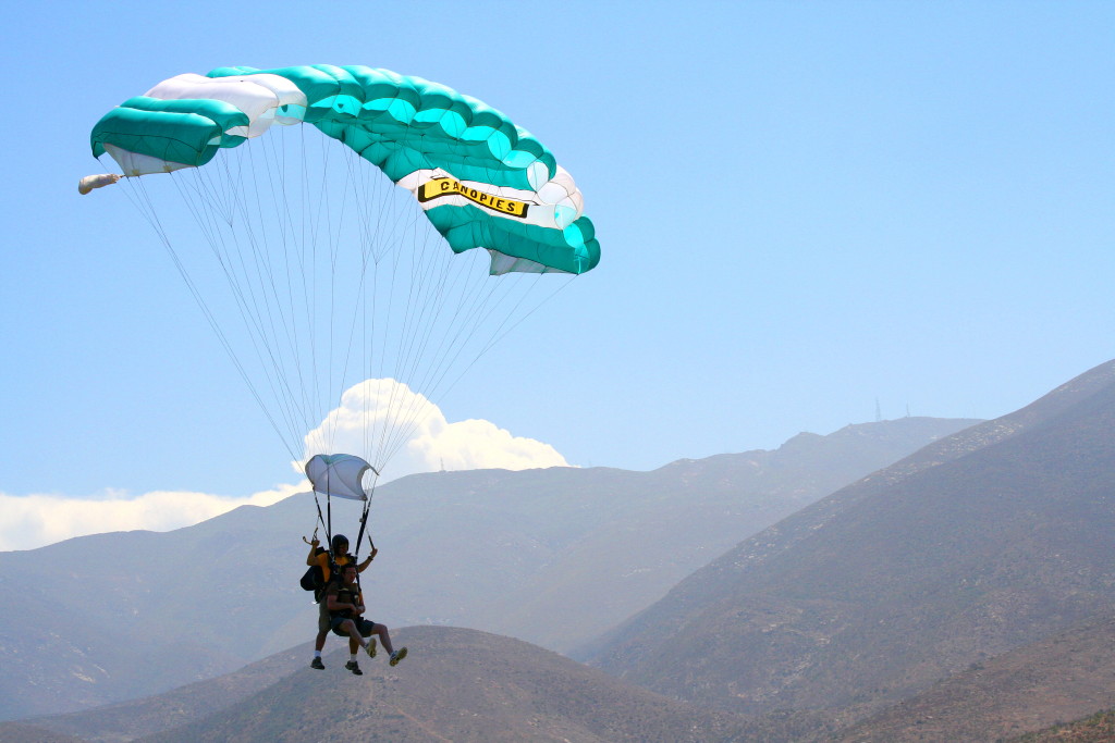 Falling from the sky ends safely with the right training Tandem skydiving