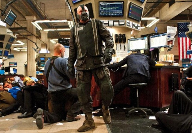 ‘The Dark Knight Rises’ and takes expectations with it Bane in 'Dark Knight Rises'