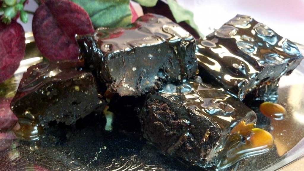 Christmas time candy with a healthy twist Fudge cubes