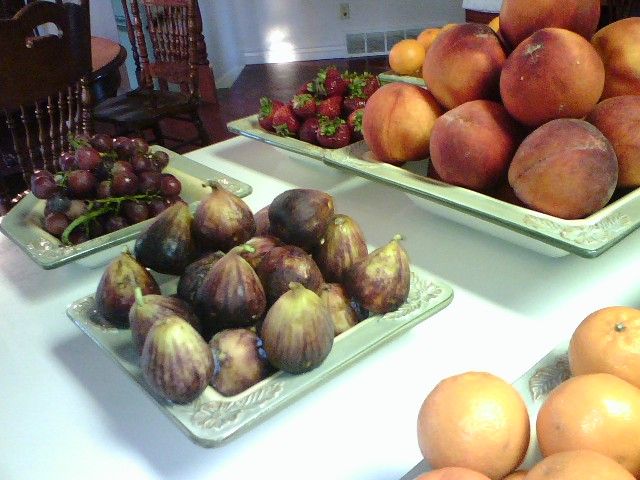 Surprise carolers with some prepared figgy pudding Figs are a superfood among fruits.