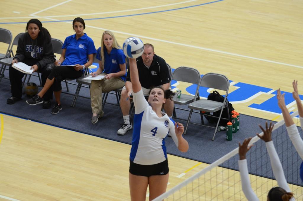 Weekend Warriors: Bruin Volleyball sails to 4 victories in the SLCC Invitational